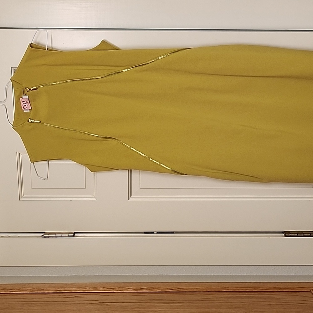 Dress - Picture 2 of 4
